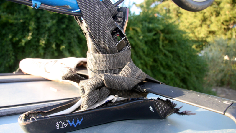 Illustration for article titled How To Tie Things To Your Car's Roof Rack
